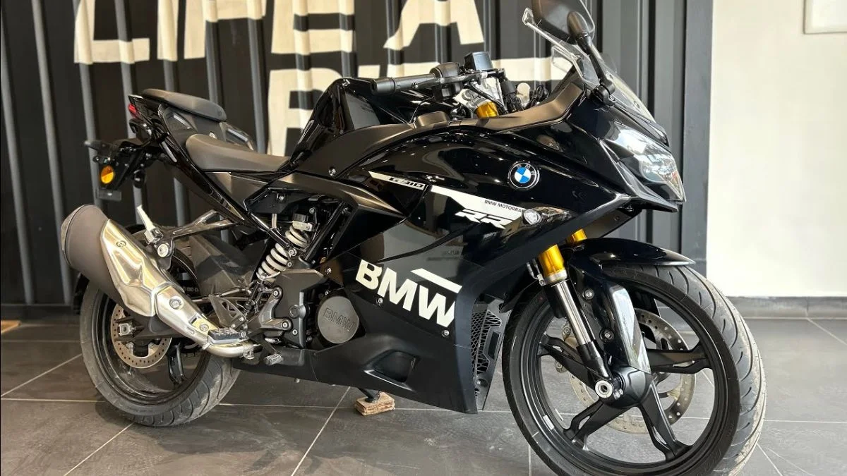 BMW G310 RR: Aggressive Looks, Smooth Ride, Smart Tech